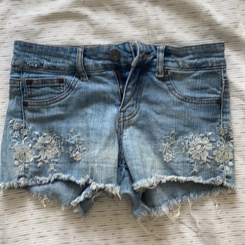 Mid rise denim shorts